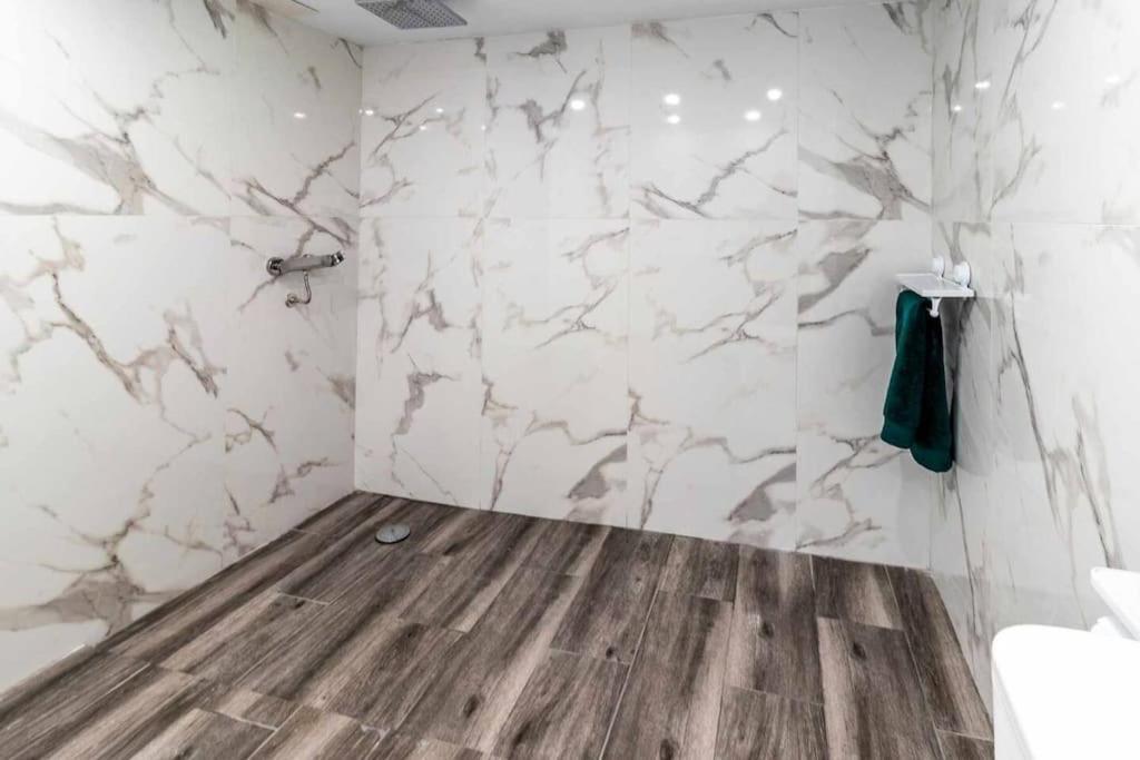 Casa Rural Con Piscina Privada, Barbacoa, Wifi Y Parking Incluido Viloví de Oñar エクステリア 写真